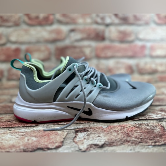 Nike air women running sneaker - Picture 3 of 11